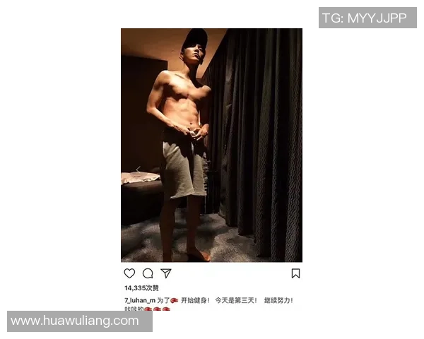 足球明星帅哥展现完美腹肌魅力照片引领健身潮流