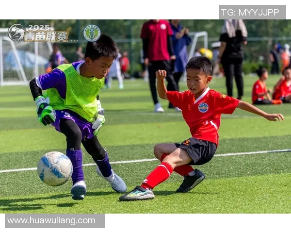 周军独家解析足球技巧与战术分享助你提升球场表现